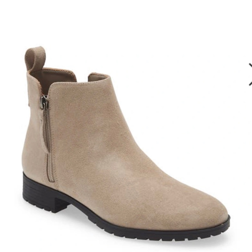 New In box Caslon Brielle Suede Leather Boots 7 Tan Weatherproof